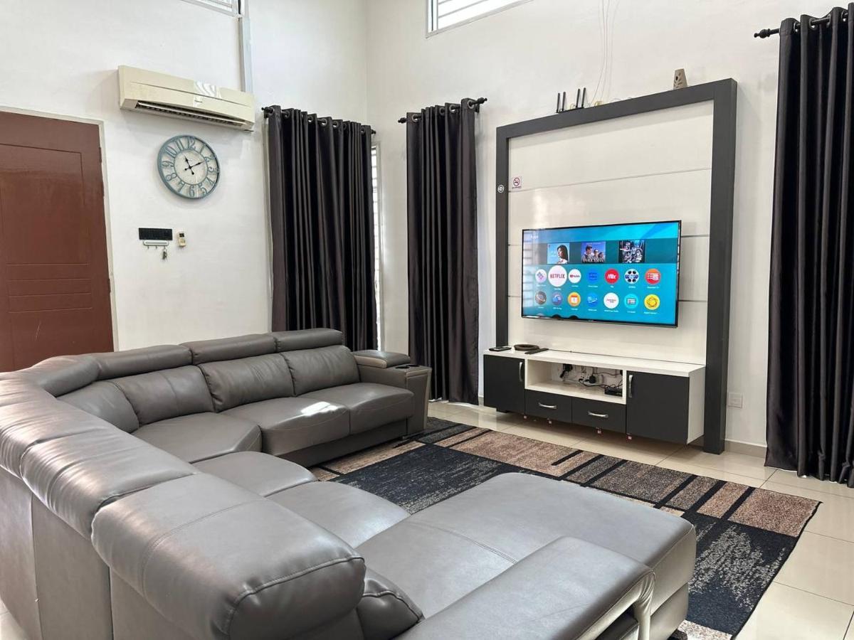 Bandar Melaka Family Bungalow Private Pool Bbq Wifi Netflix Dış mekan fotoğraf