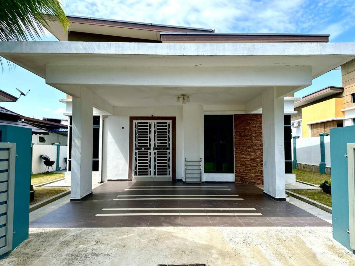 Bandar Melaka Family Bungalow Private Pool Bbq Wifi Netflix Dış mekan fotoğraf